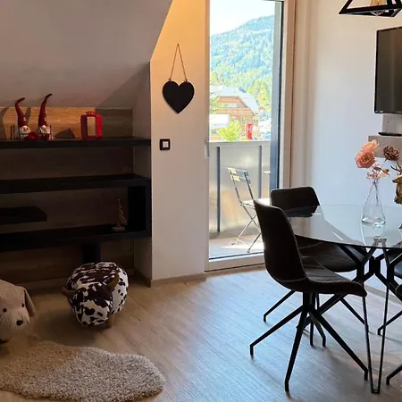 Mojca In&out - Apartmaji Lena * קרנייסקה גורה