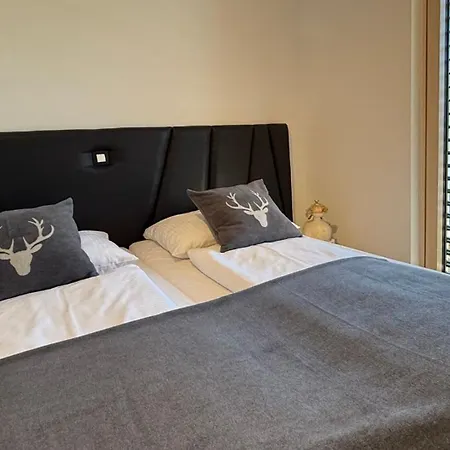 Mojca In&out - Apartmaji Lena *