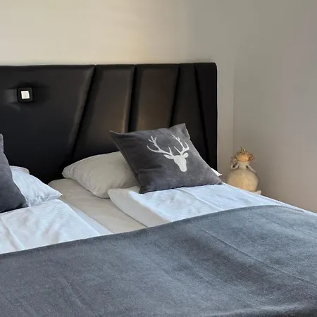 דירה Mojca In&out - Apartmaji Lena *