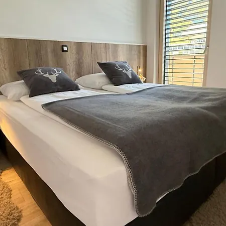 Mojca In&out - Apartmaji Lena *