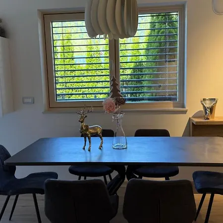 Mojca - Apartmaji Lena 아파트