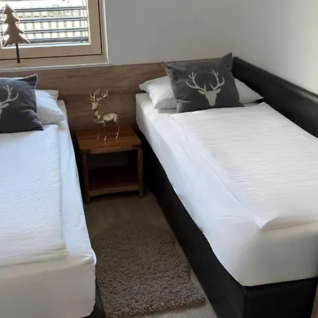 Mojca In&out - Apartmaji Lena *