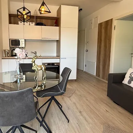 Mojca In&out - Apartmaji Lena