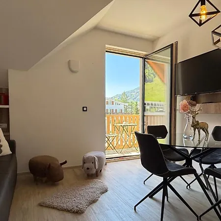 Mojca In&out - Apartmaji Lena *