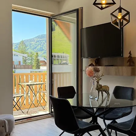 Mojca In&out - Apartmaji Lena Apartman