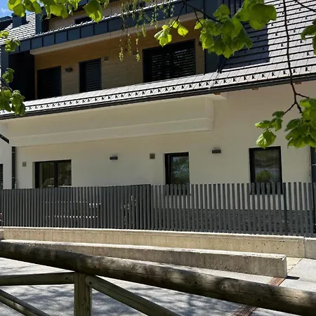 Mojca In&out - Apartmaji Lena Apartman Kranjska Gora