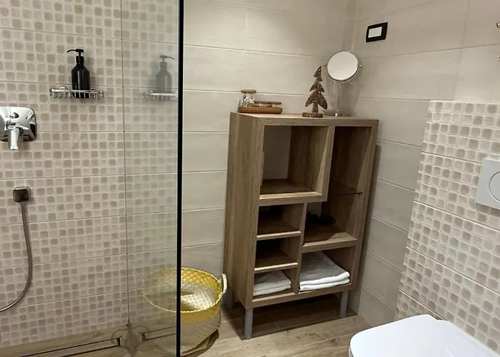 Mojca In&out - Apartmaji Lena