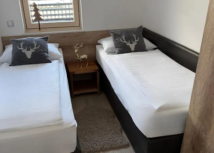 Mojca In&out - Apartmaji Lena *