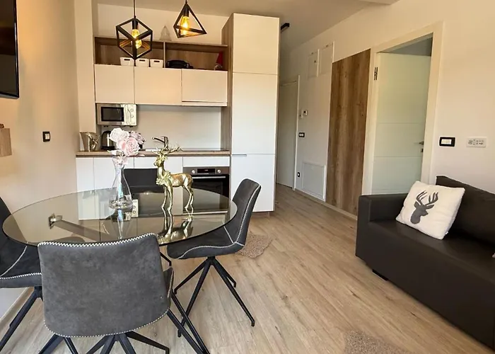 Mojca In&out - Apartmaji Lena